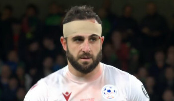 Հայաստանի հավաքականը մնում է 10 հոգով Իռլանդիայի դեմ խաղում. ի՞նչ է անում Բարսեղյանը (տեսանյութ)