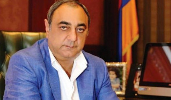 Սպիտակում կրակոցներ են հնչել ԱԺ նախկին պատգամավոր, հայտնի գործարար «Դերժավայի Արկադիի» տան մոտ. 7 ձերբակալվածներից մեկը նրա որդին է. Shamshyan.com