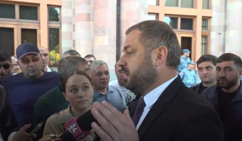 Տեղյակ ենք և զբաղվում ենք, սրանից ավելի ես պահին բան չասեմ․ Գևորգ Պապոյանը՝ բողոքի ակցիա իրականացոնղ բեռնատարի վարորդներին