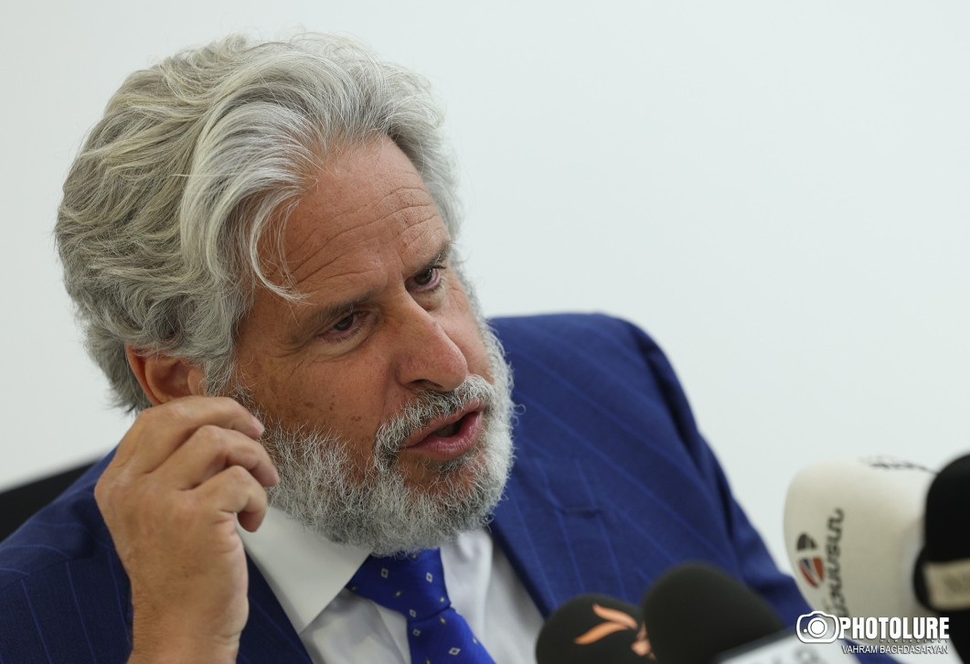 Մեր մշտական պնդումը, որ այս դրվագները Սամվել Կարապետյանի դեմ քաղաքական հաշվեհարարի ծավալը մեծացնելու նպատակ ունեն, հաստատվեց. Ռոբերտ Ամստերդամ