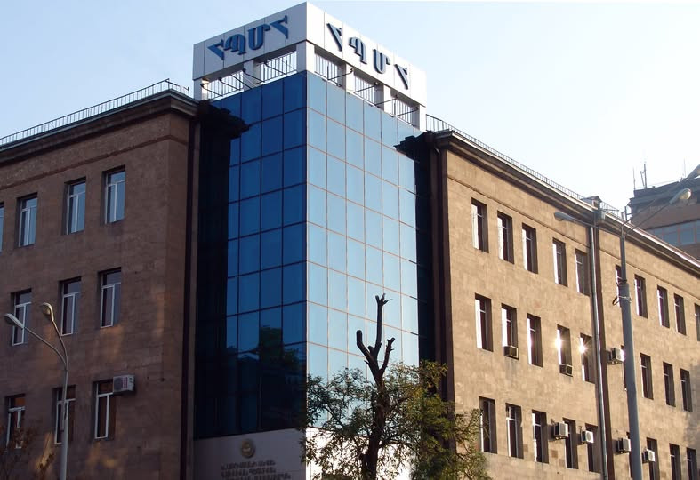 Քիչ առաջ ձերբակալել են Մանկավարժականի ռեկտորին և տասնյակ աշխատակիցների․ ArmLur․am