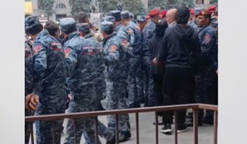 Գյումրիում բերման են ենթարկում քաղաքացիներին (տեսանյութ)