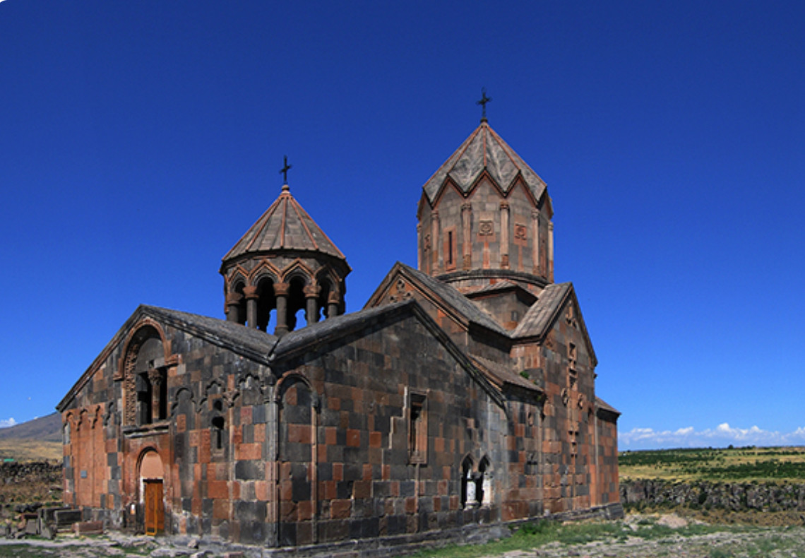 Ստեփան Ասատրյանին (Տեր Արամ) փոխարինող քահանային անիծողը կոտրել է ոտքը. «Հրապարակ»