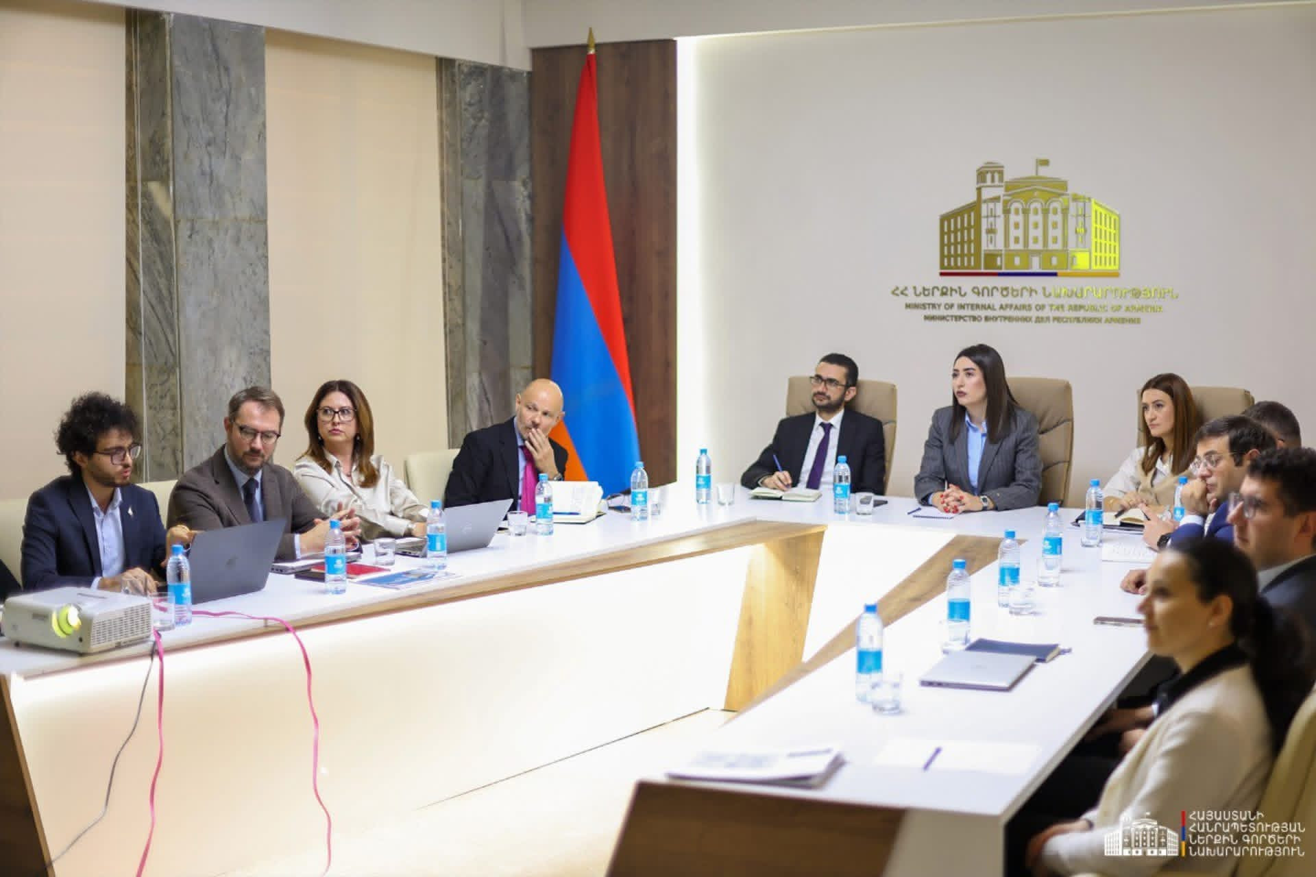 ՀՀ ՆԳ նախարարը հաստատել է բիոմետրիկ նույնականացման քարտի արտաքին նկարագիրը