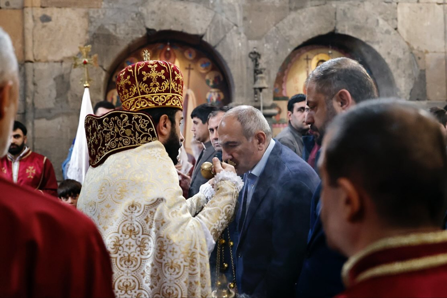 Կտրիճ  Ներսիսյանը չի կարող լինել Ամենայն Հայոց Կաթողիկոս, Տեր Արամ Ասատրյանը կարող է պատարագ մատուցել Հովհաննավանքում. Փաշինյան