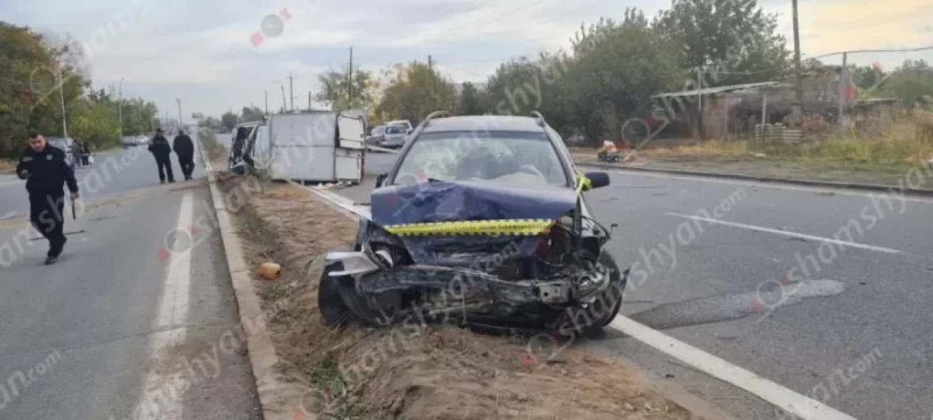 Արմավիրում բախվել են «Opel»-ն ու «Lada» բեռնատարը. վիրավորներ կան