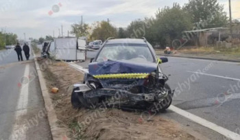Արմավիրում բախվել են «Opel»-ն ու «Lada» բեռնատարը. վիրավորներ կան