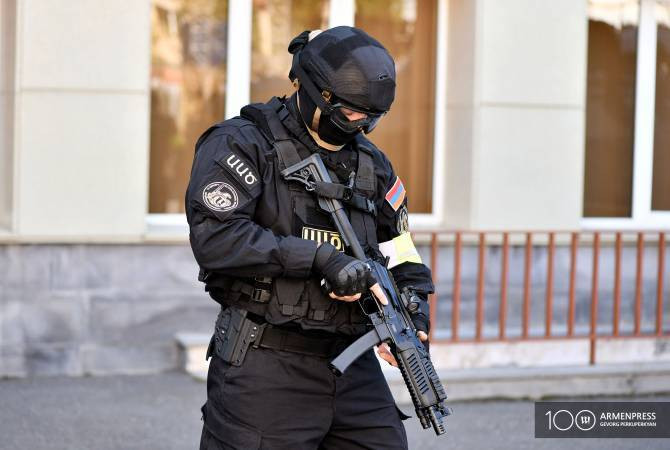 ԱԱԾ աշխատակիցները գիշերը մտել են Էջմիածնի քիմիկների զորամաս, կան բերման ենթարկվածներ․ «Հրապարակ»