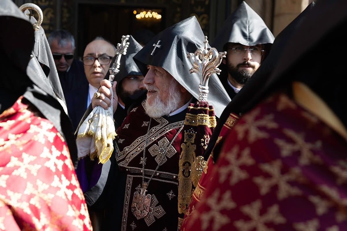 Հայրապետական մաղթանք Մայր Աթոռ Սուրբ Էջմիածնում Ամենայն Հայոց Հայրապետի օծման և գահակալության  26-րդ տարեդարձի առիթով (լուսանկարներ)