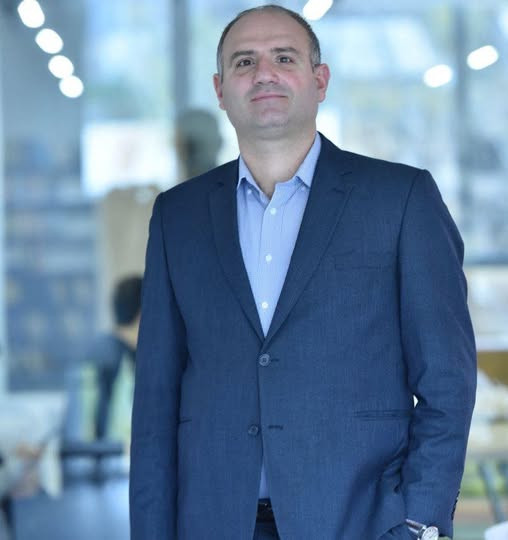 Ժաննա Անդրեասյանը պնդում է՝ ԵՊՀ-ից հեռացված դասախոս, դոցենտ Սահակ Մանուկյանը ժամավաճառությամբ է զբաղվել բուհում