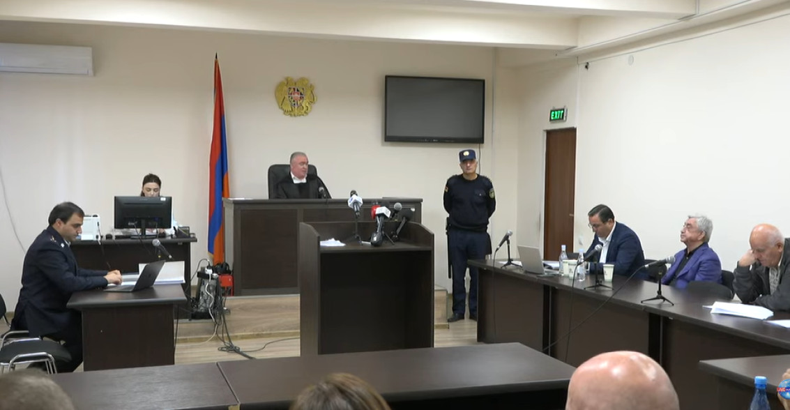 Դատախազը «օպերատիվ» տվյալներ է ստացել, որ Սերժ Սարգսյանը պատրաստվում է լքել Հայաստանը. հրատապ նիստ է հրավիրվել՝ քննելու խափանման միջոցի փոփոխության հարցը