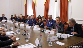 Ռուբեն Ռուբինյանը հանդիպել է ՀՀ-ում հավատարմագրված ԵՄ անդամ երկրների ռեզիդենտ եւ ոչ ռեզիդենտ դեսպանների հետ