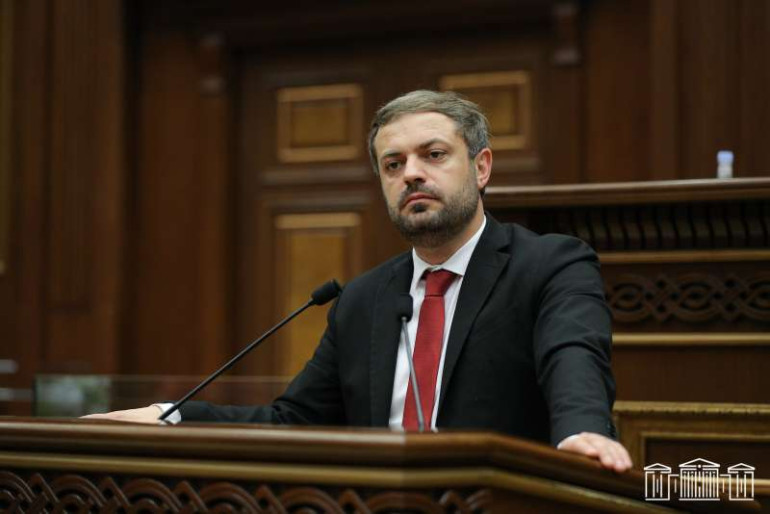 Սիրում եմ բոլորիդ, այդ թվում նրանց, ովքեր առավոտյան իրենց կերած հացը համարում են անասնակեր․ Պապոյան