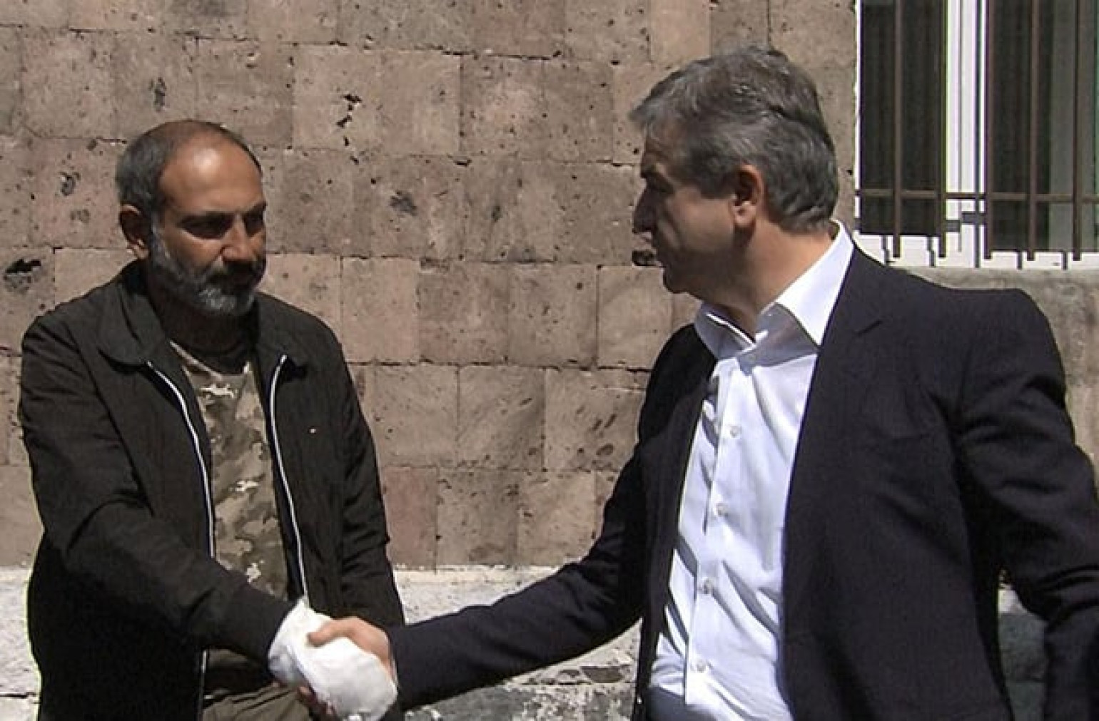 Կարեն Կարապետյանը Սերժ Սարգսյանի անունից փոխանցել է՝ ինձ ազատում են և հեղափոխական գործընթացը չի շարունակվելու․ Փաշինյան