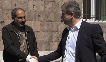 Կարեն Կարապետյանը Սերժ Սարգսյանի անունից փոխանցել է՝ ինձ ազատում են և հեղափոխական գործընթացը չի շարունակվելու․ Փաշինյան