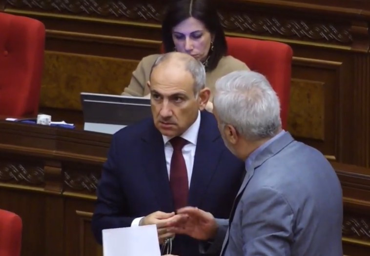 Նիկոլ Փաշինյանը բոյկոտեց Անդրանիկ Քոչարյանի ելույթը` չնայած վերջինս ներողություն խնդրեց