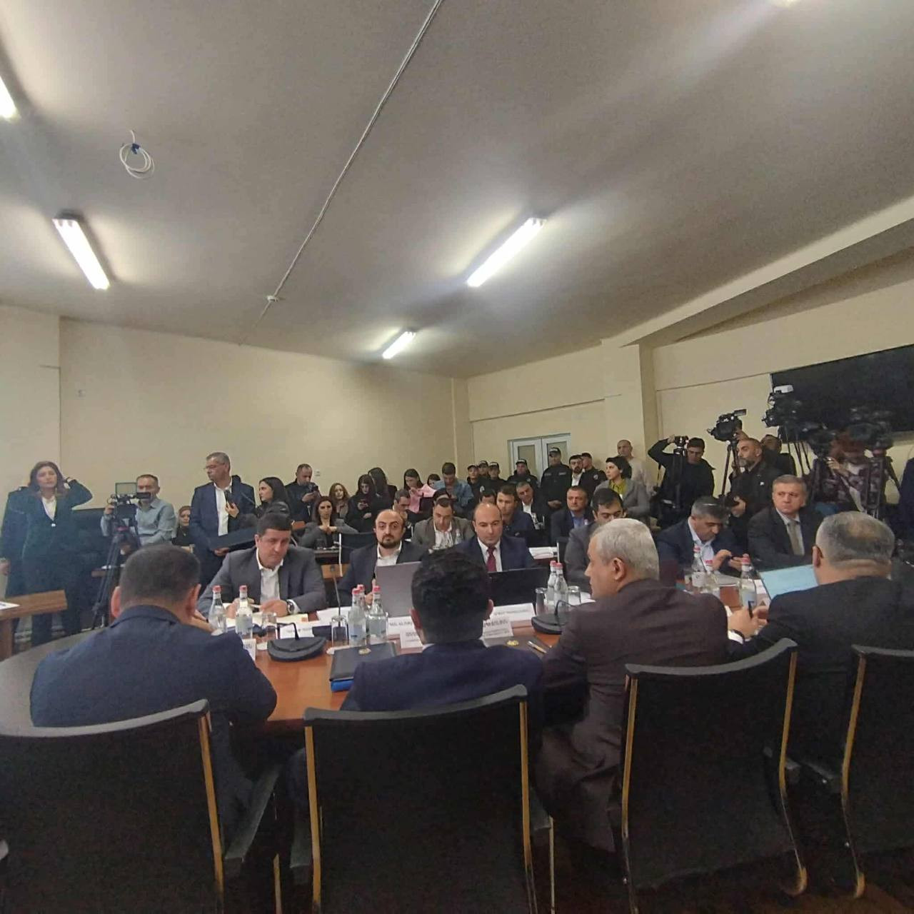 «Տաշիր կապիտալի» ներկայացուցիչների միջնորդությունը ՀԾԿՀ նախագահ Մեսրոպ Մեսրոպյանին բացարկ ներկայացնելու վերաբերյալ հանձնաժողովի անդամները մերժեցին