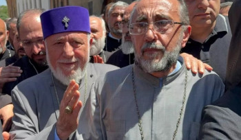 «Աղոթքի նախաճաշի» մասնակիցները կոչ են անում Հայաստանի իշխանություններին ազատ արձակել Հայ Առաքելական եկեղեցու կալանավորված քահանաներին