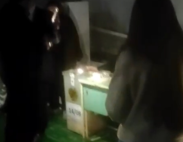 Էջմիածնի երկու ընտրատեղամասում լույսերն անջատվել են