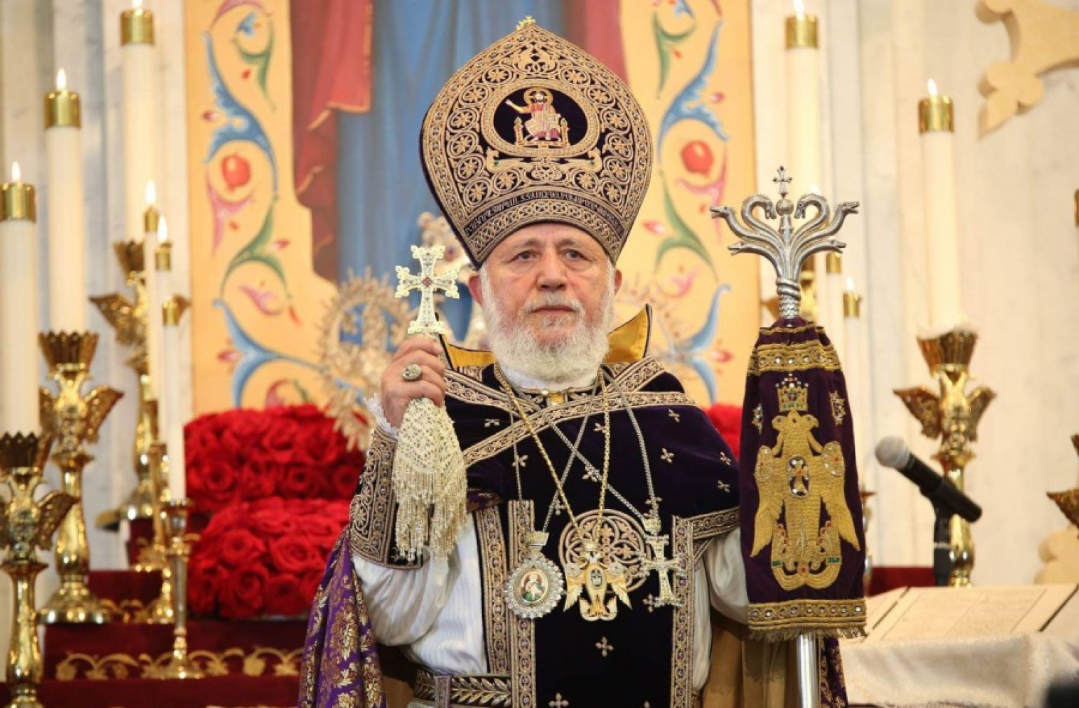 Դատախազը դատարան է հանձնել Վեհափառի եղբոր և եղբորորդու վերաբերյալ քրեական վարույթի նյութերը