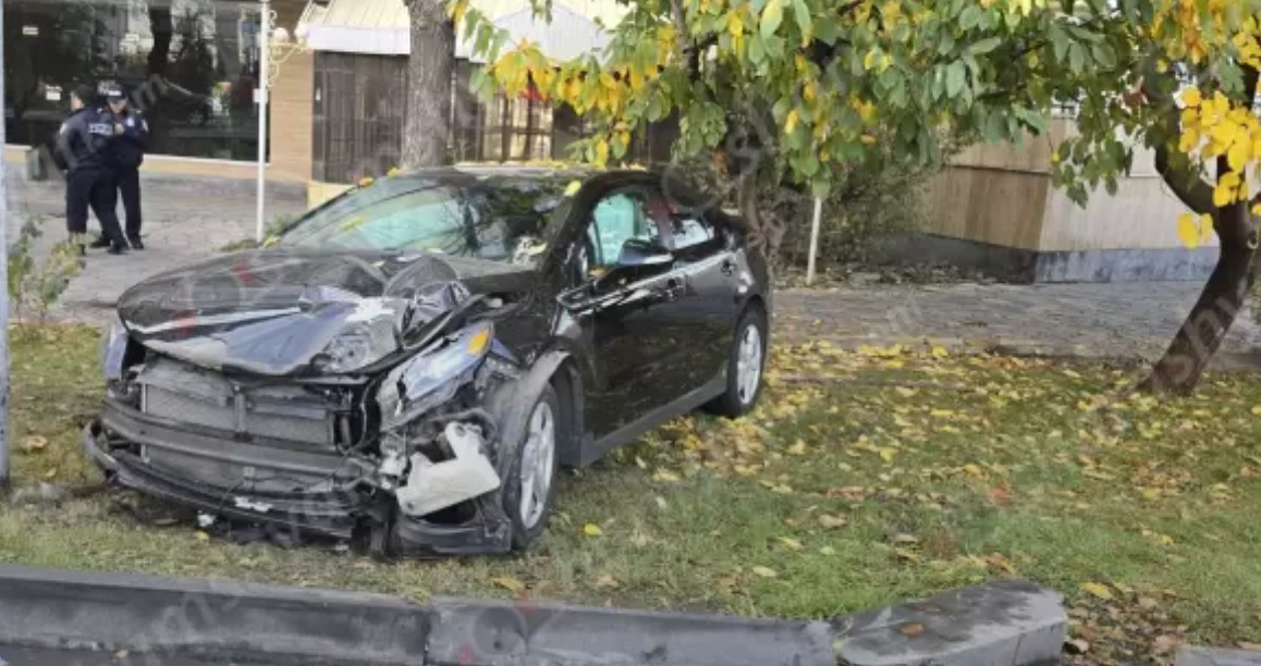 15-րդ թաղամասում հայտնաբերվել է վնասված «Chevrolet Volt»