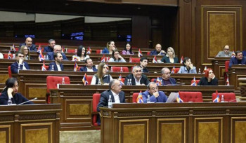 Հավաքվեք, քննարկեք, փառավորեք մարտի 1-ի ողբերգության ընթացքում հոգով փառավորվածին, իսկ ողբերգությունից հետո դեպքի վայրից փախուստ տվածին․ «Հայաստան» խմբակցություն