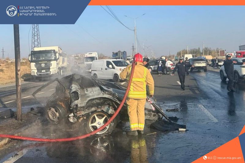 Մեծամորում բախվել են «Chevrolet» և «Mitsubishi» մակնիշների ավտոմեքենաները․ վերջինս բռնկվել Է, կա զոհ