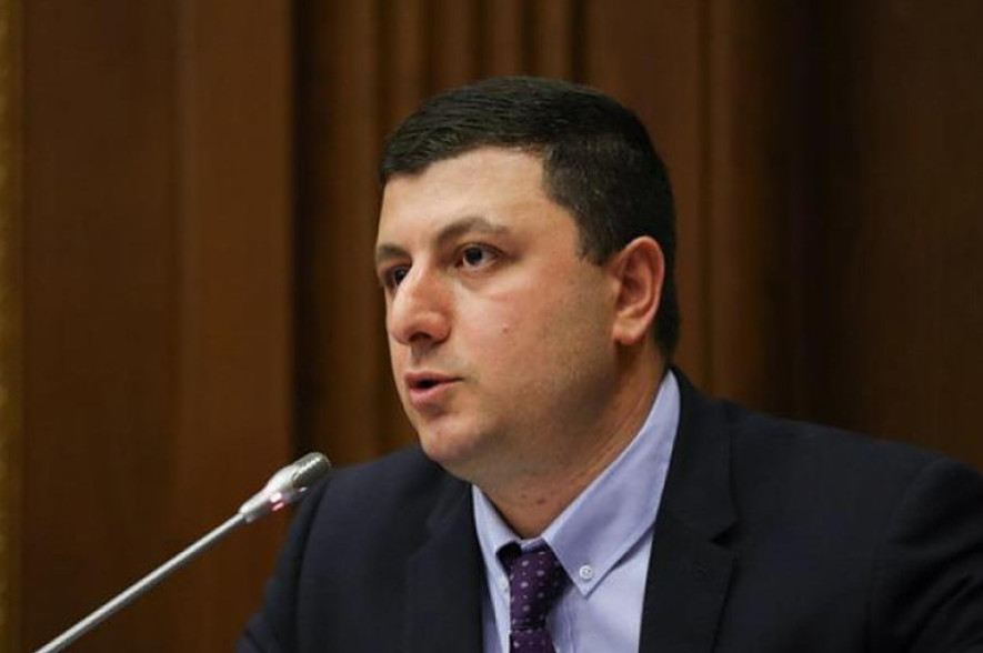 Հերիք չէ, որ պարտության համար պատասխանատվության չեն ենթարկվել, դեռ մի բան էլ հոխորտում ու գլուխ են գովում. Աբրահամյան