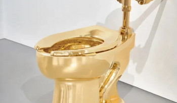 Կատելանի «Ամերիկա» ոսկյա զուգարանակոնքը վաճառվել է 12 միլիոն դոլարով