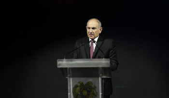 Փաշինյանը պատասխանում է լրագրողների հարցերին․ ուղիղ