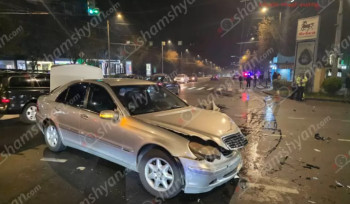 Երևանում բախվել են «Mercedes»-ն ու «Chevrolet Volt»-ը