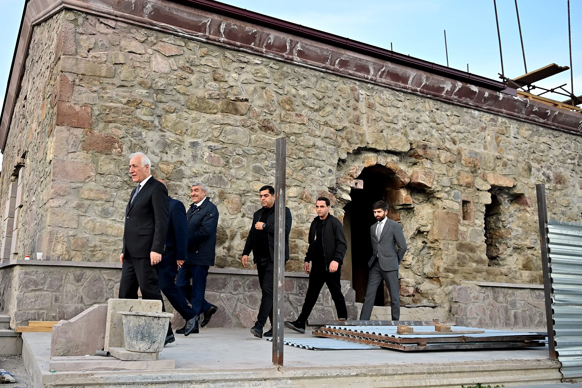 Խաչատուրյանը կանգառ է կատարել Կիրանցում, ծանոթացել Կիրանցի եկեղեցու վերանորոգման աշխատանքներին