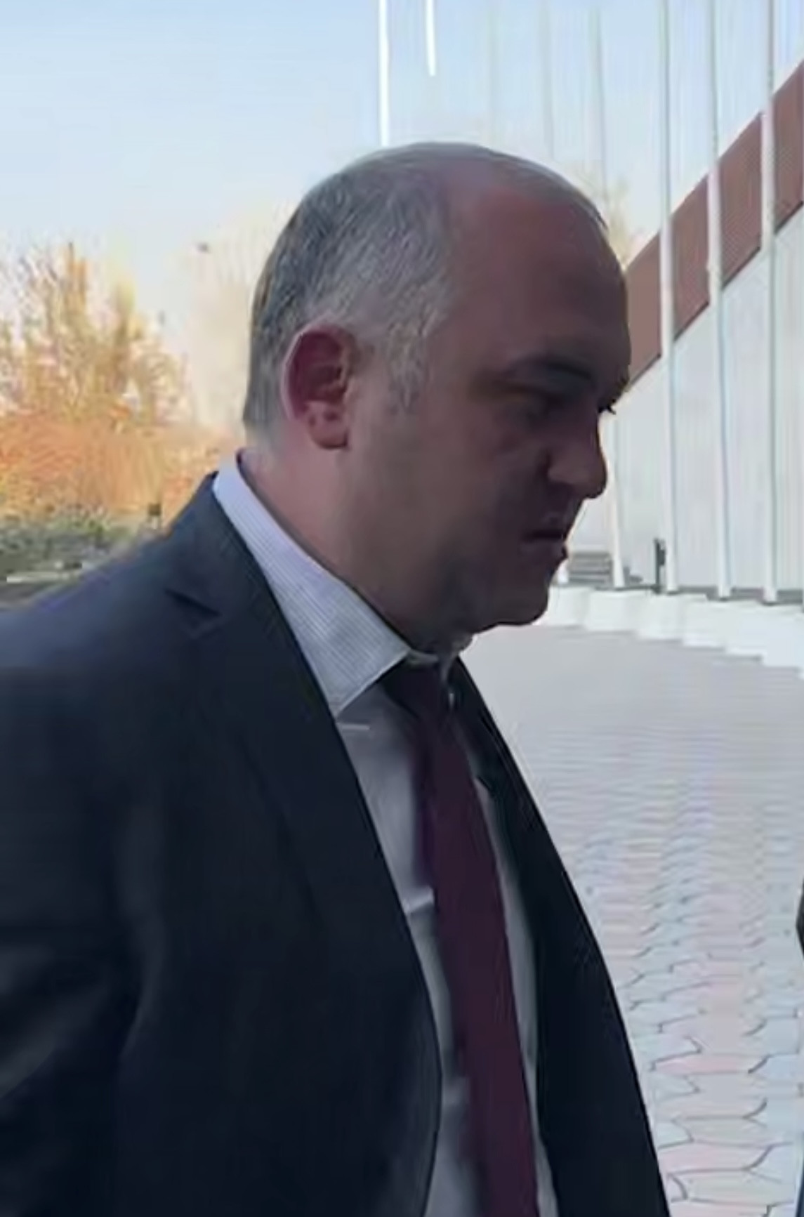 Արա, գործիդ նայի. Արարատի մարզպետը չպատասխանեց Արծվաշենի մասին հարցին