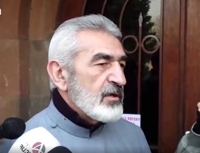 Վարչապետը, ինչպես բոլոր հայերը, իրավունք ունի ներկա լինելու պատարագին․  Աբրահամ եպիսկոպոս Մկրտչյան