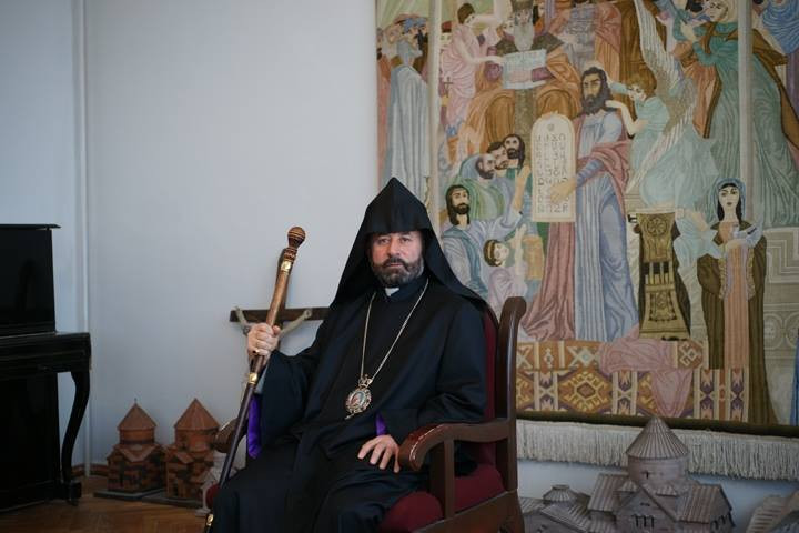 Մենք մեկ ամիս շարունակ Կաթողիկոսին հորդորել ենք, որ Արշակ Սրբազանի հարցը պետք է լուծվի․ Փաշինյանի հետ հանդիպած Տեր Առաքել արքեպիսկոպոս Քարամյան․ News.am