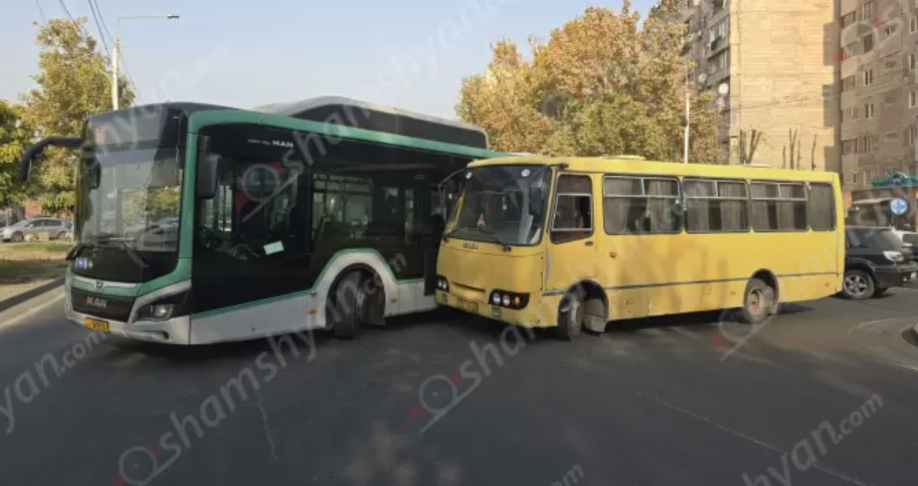 Բաբաջանյան փողոցում բախվել են «MAN» և «ISUZU» մակնիշի ավտոբուսները, ինչի պատճառով ճանապարհի երթևեկելի գոտին ամբողջությամբ փակվել է