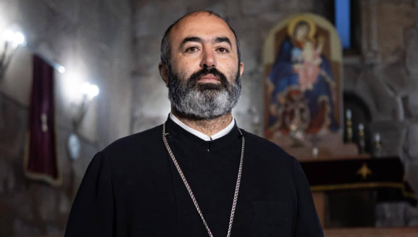 Վարչապետի հետ հանդիպած եպիսկոպոսներն ահաբեկված են, նրանց առջև ինչ-որ հարցեր են դրել․  Տեր Վրթանես