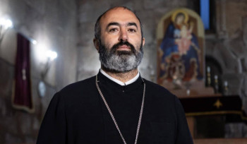 Վարչապետի հետ հանդիպած եպիսկոպոսներն ահաբեկված են, նրանց առջև ինչ-որ հարցեր են դրել․  Տեր Վրթանես