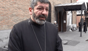 Ինչո՞ւ օրեր առաջ Փաշինյանին հանդիպած Վազգեն Սրբազանն այսօր չի մատուցել պատարագ