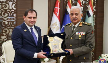 Հանդիպել  եմ Եգիպտոսի պաշտպանության նախարար, գեներալ Աբդել Մագիդ Սակրի հետ. Պապիկյան