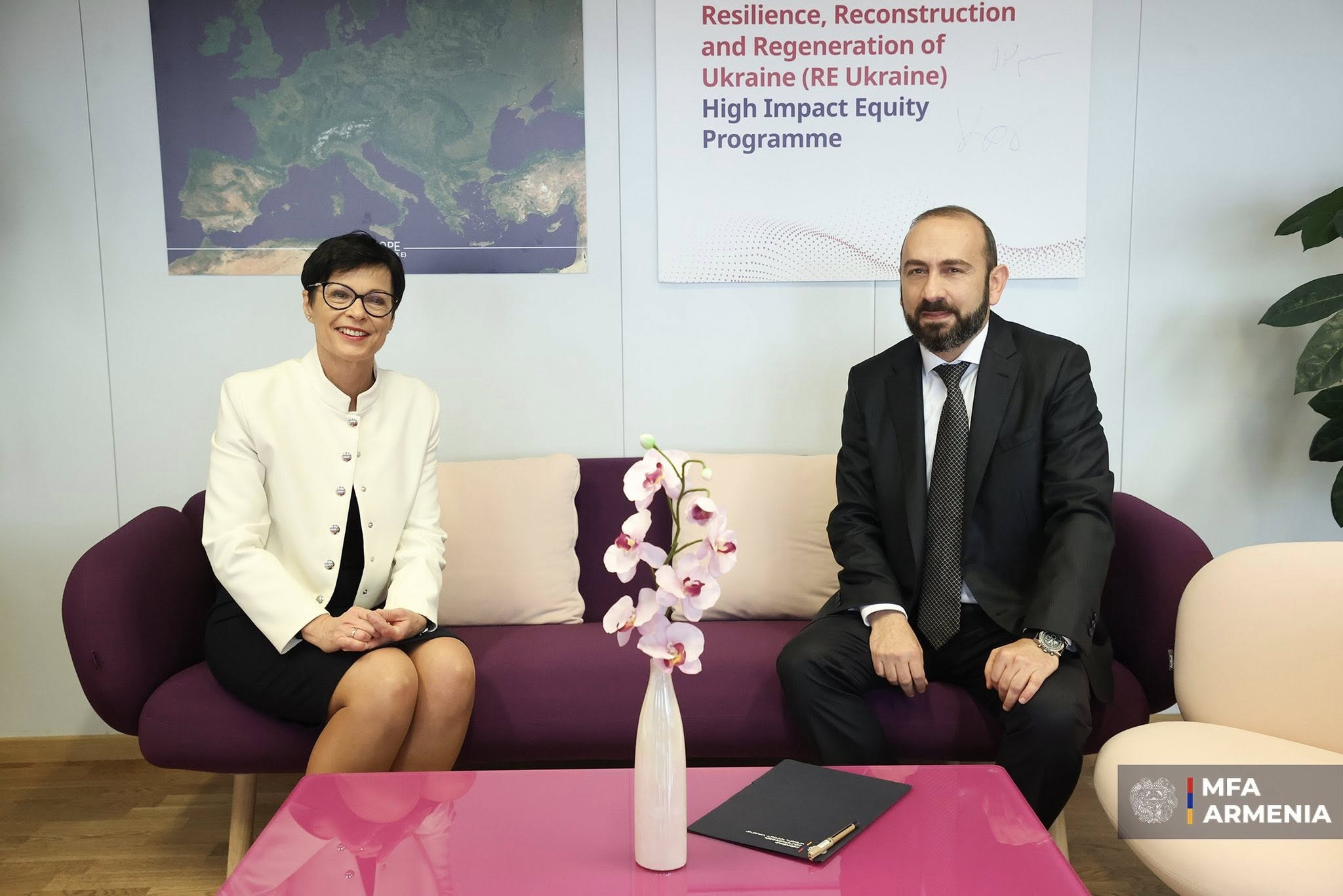 Արարատ Միրզոյանը հանդիպել է ԵՄ ընդլայնման հարցերով հանձնակատար Մարթա Կոսի հետ