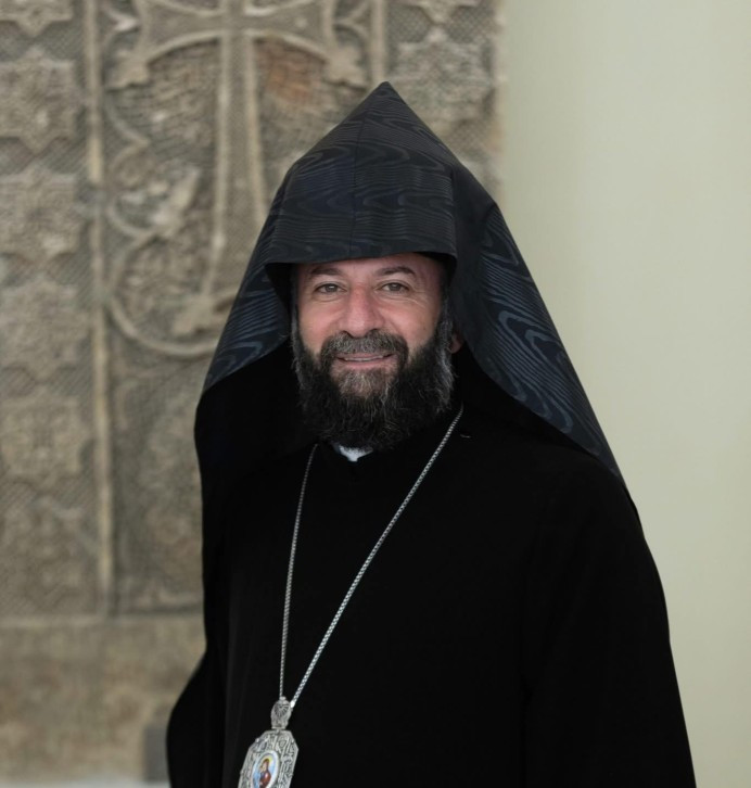 Գարեգին Երկրորդը Հայաստանյայց Առաքելական Սուրբ Եկեղեցու օրինական, կանոնական և լիիրավ գահակալն է. Հունաստանի հայոց թեմի առաջնորդ