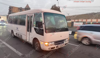 Իսակովի պողոտայում բախվել են «Lexus»-ը, «Toyota»-ն և ավտոբուսը