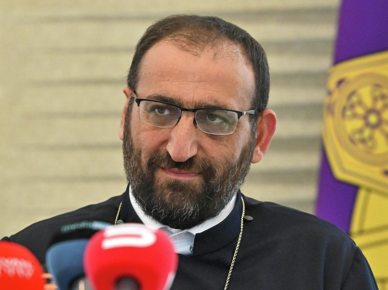 Արշակ սրբազանը կալանավորվեց 2 ամսով