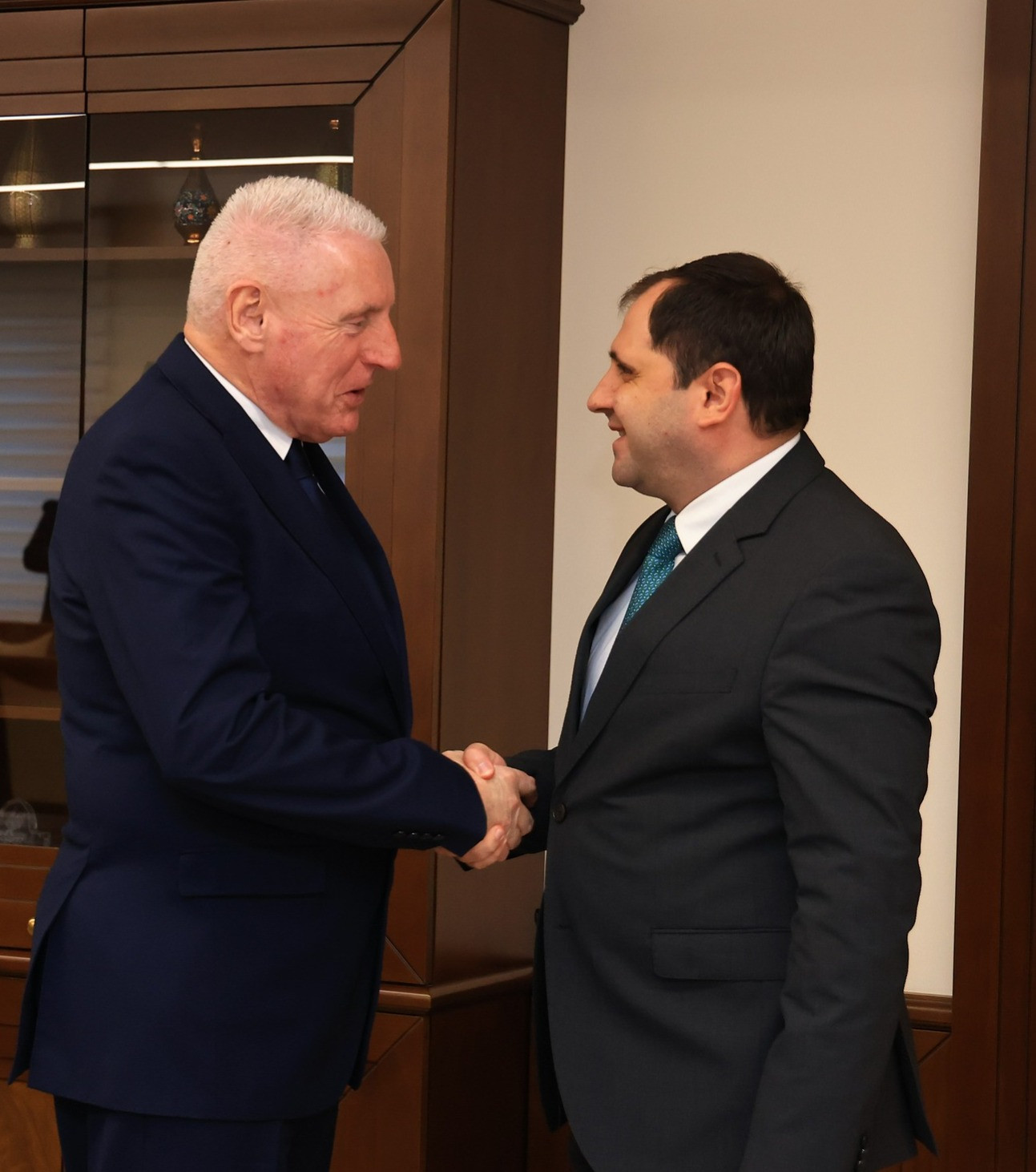 Սուրեն Պապիկյանն ու ՄԹ պետնախարարը քննարկել են տարածաջրջանային անվտանգության հարցեր