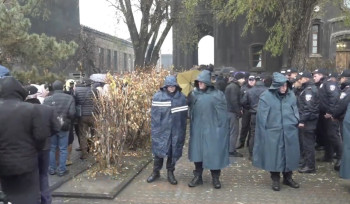 Յոթ Վերք եկեղեցում անգամ մոմ չկա, մոմավաճառներն էլ են բոյկոտում պատարագը
