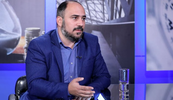 «Հայոց պատմության» 7-րդ դասարանի սխալաշատ դասագրքում գրված էր՝ եկեղեցին հիմնադրվել է պետության կողմից. Միքայել Բադալյան