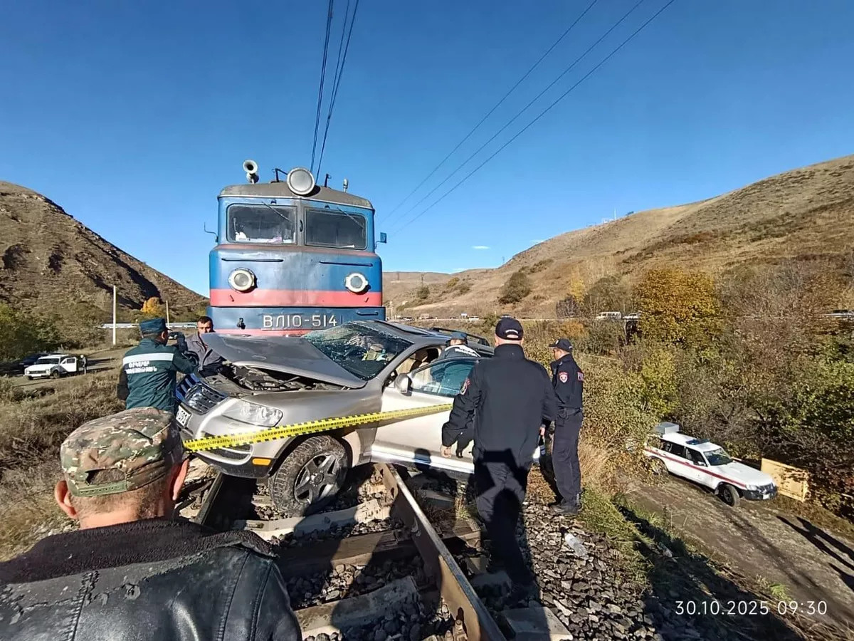 Ամիսներ առաջ գնացքի հետ բախման հետևանքով ծնողներին կորցրած քույրերից մեկը հիվանդանոցում մահացել է