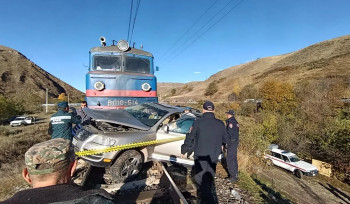 Ամիսներ առաջ գնացքի հետ բախման հետևանքով ծնողներին կորցրած քույրերից մեկը հիվանդանոցում մահացել է
