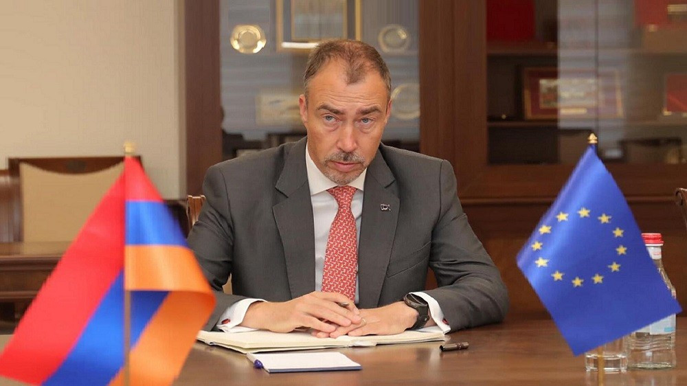 Պետք է դադարեցնել կրակոցները բոլոր հատվածներում և բանակցությունների սեղանի շուրջ հասնել արդյունքների, որից կշահեն Հայաստանը, Ադրբեջանը և ողջ տարածաշրջանը. Կլաար